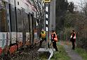 Kind unter Strassenbahn Koeln Porz Steinstr 10